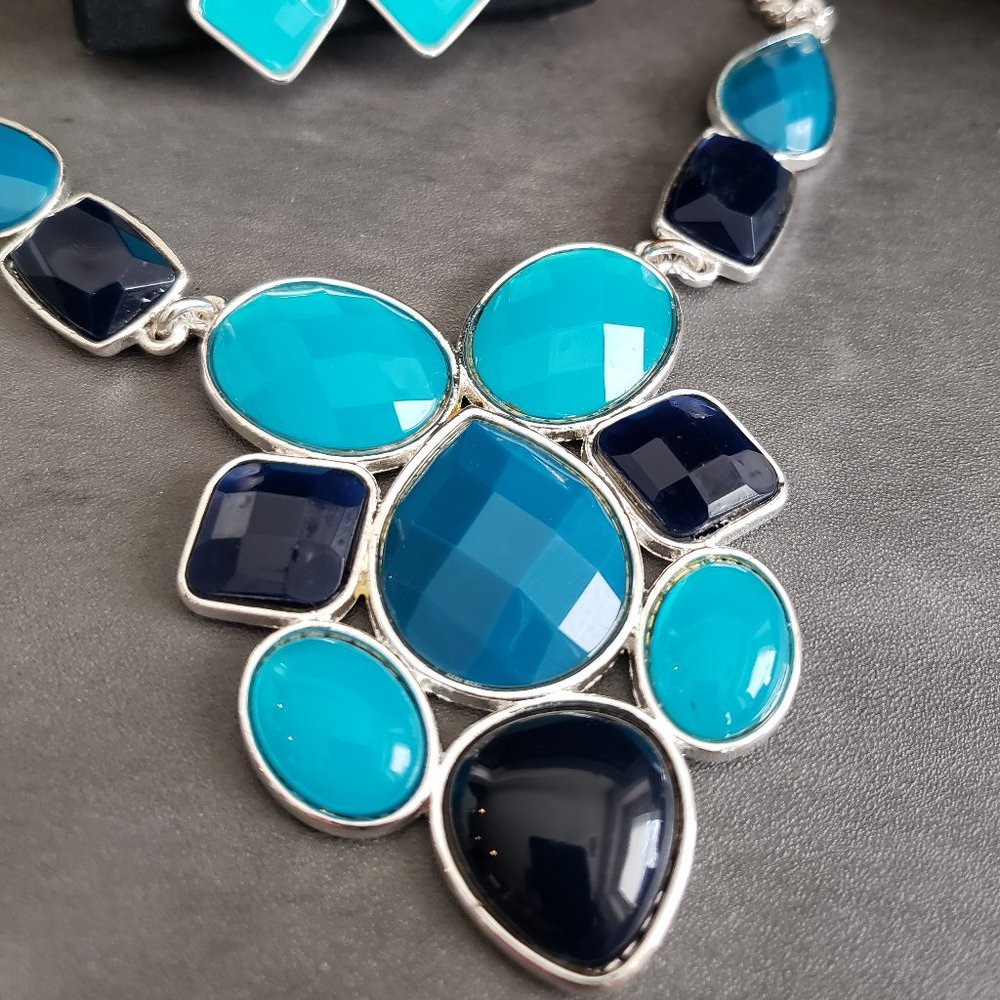 Avon Bold Statement Jewelry Set